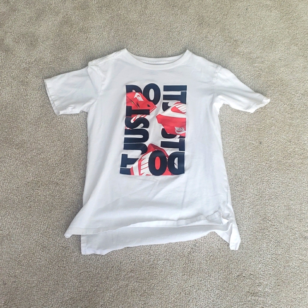 Nike Shoebox Tee